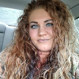 Meet your Posher, Traci